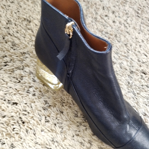 ZARA Point Toe Black Leather Side Zip Ankle Booties Sz 39/8,5 - Picture 4 of 8